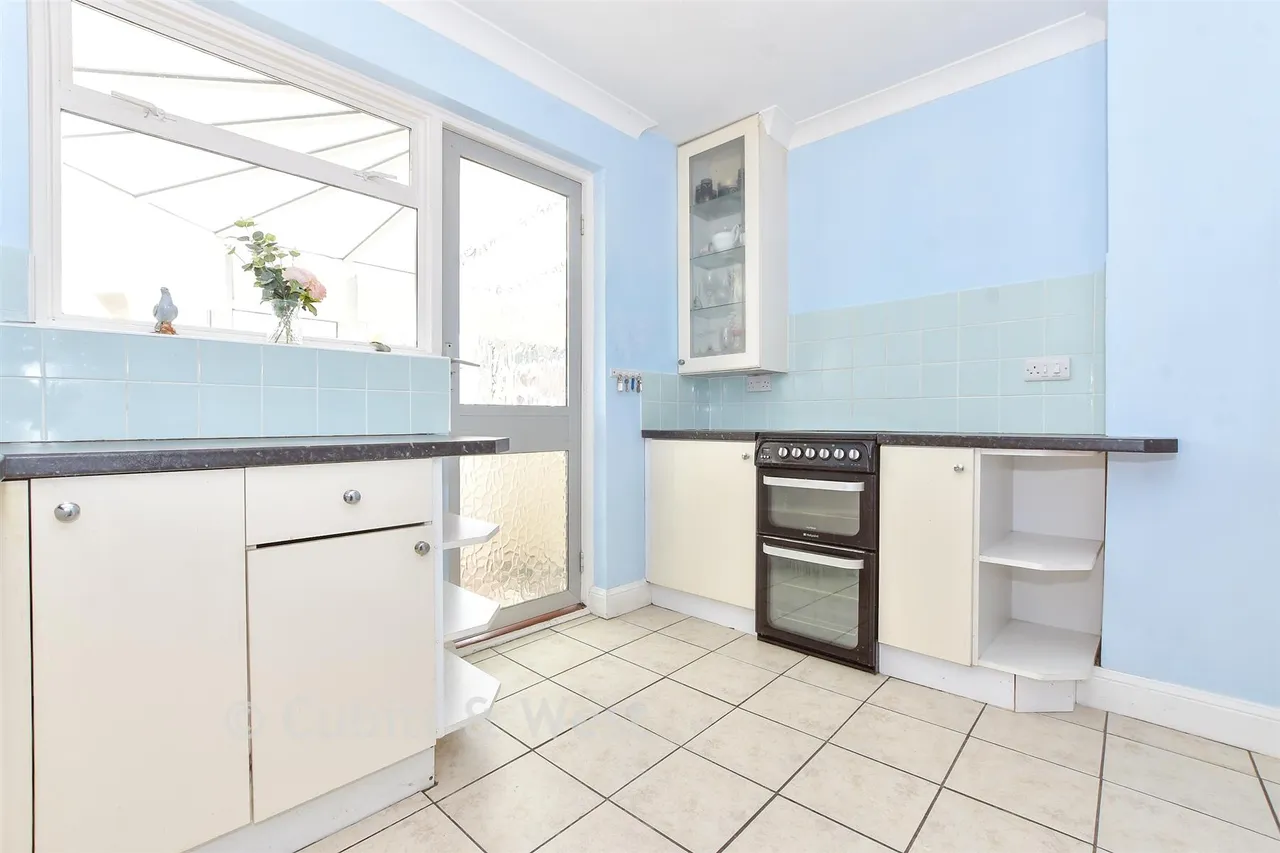 Catherington Lane, Waterlooville, PO8, photo 5