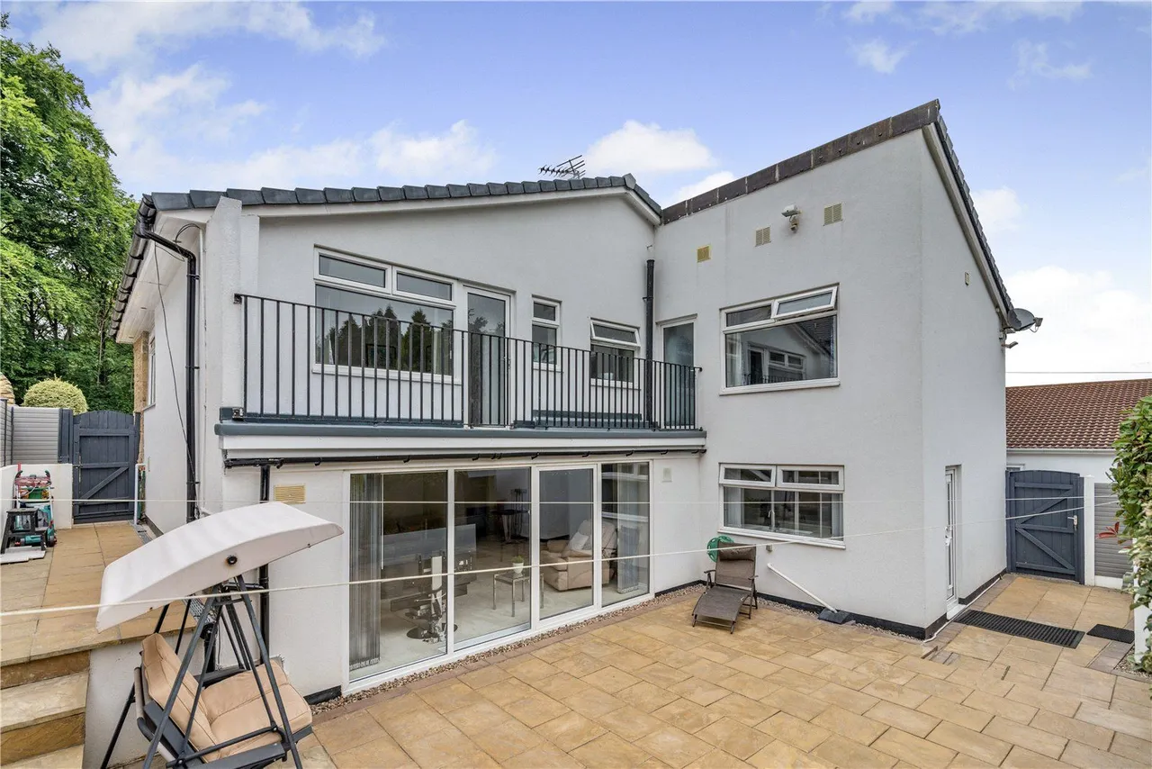 Larchwood, Scarcroft, LS14, photo 2