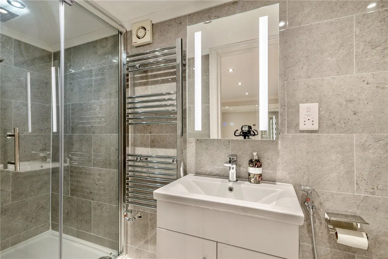 Larchwood, Scarcroft, LS14, photo 9