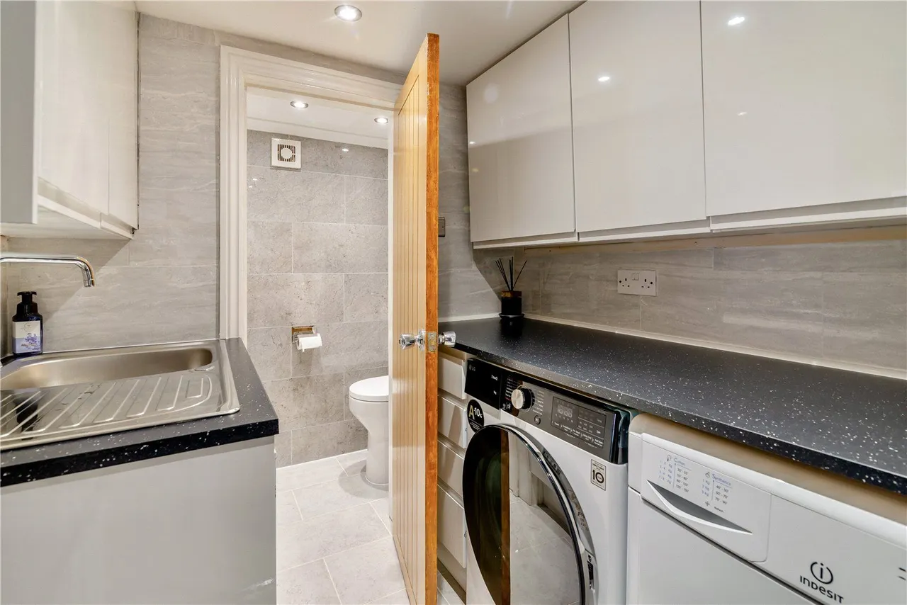 Larchwood, Scarcroft, LS14, photo 18