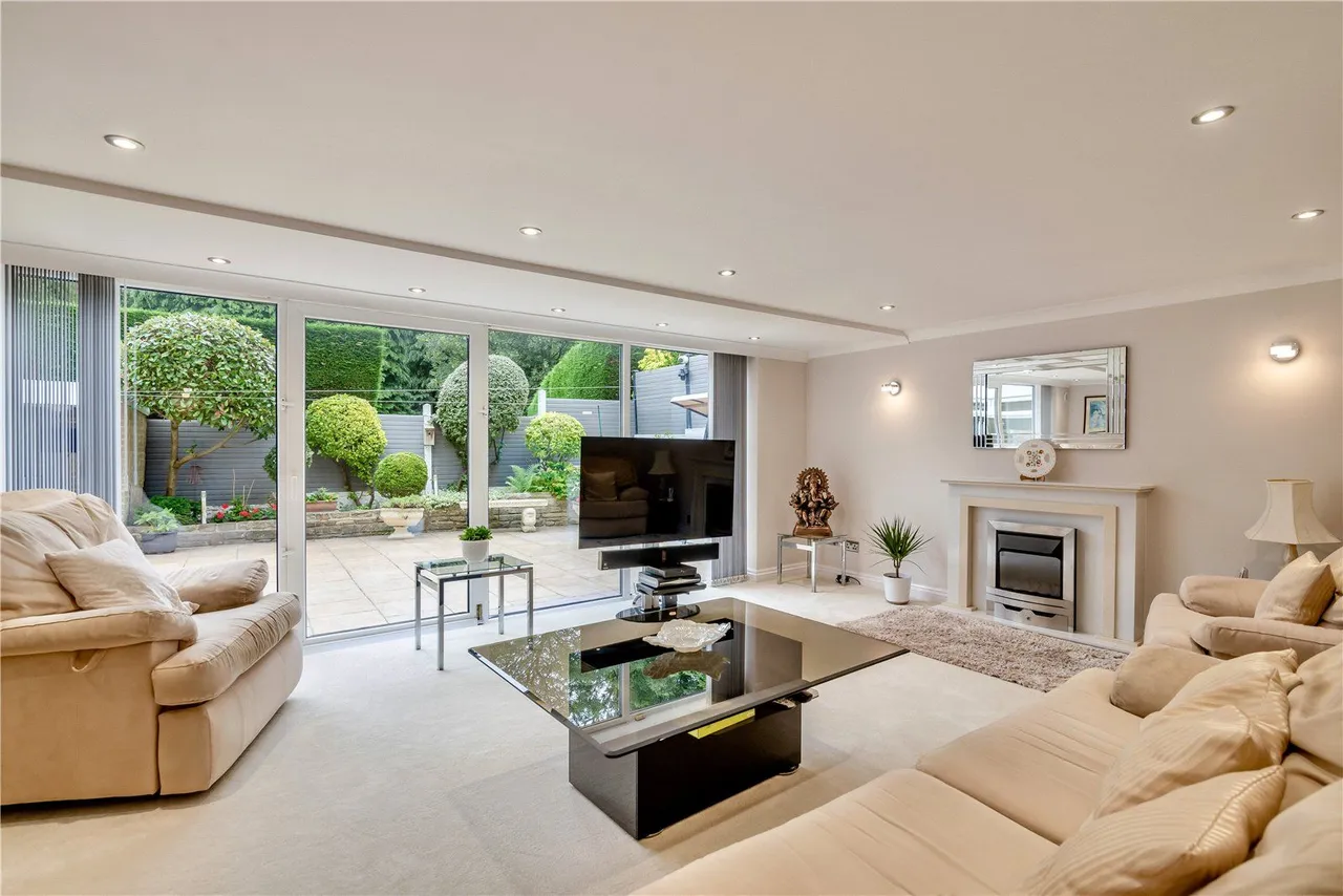 Larchwood, Scarcroft, LS14, photo 3