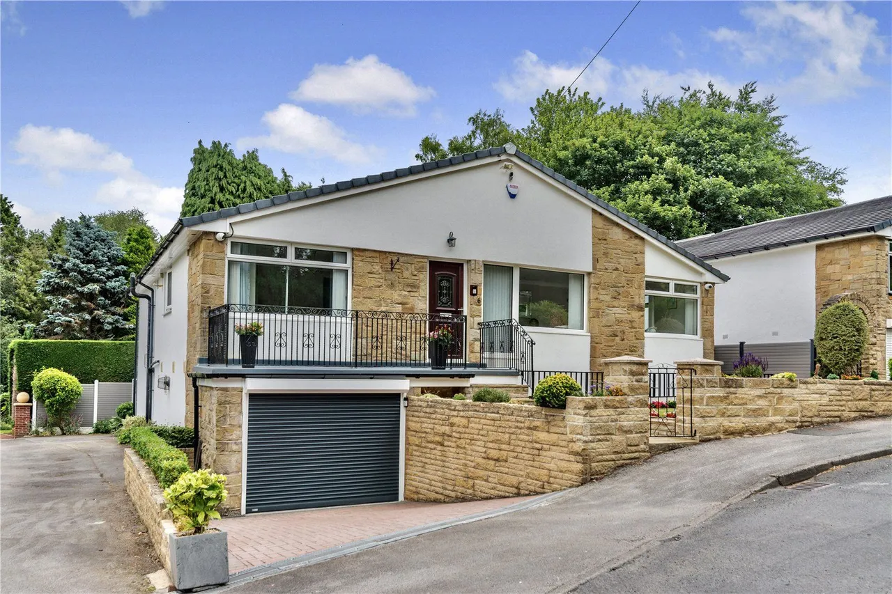 4 bed house for sale, Larchwood, Scarcroft, LS14