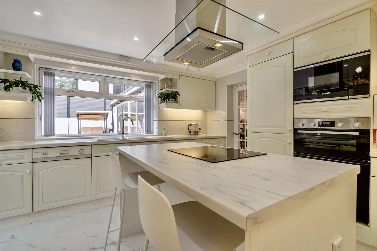 Larchwood, Scarcroft, LS14, photo 5