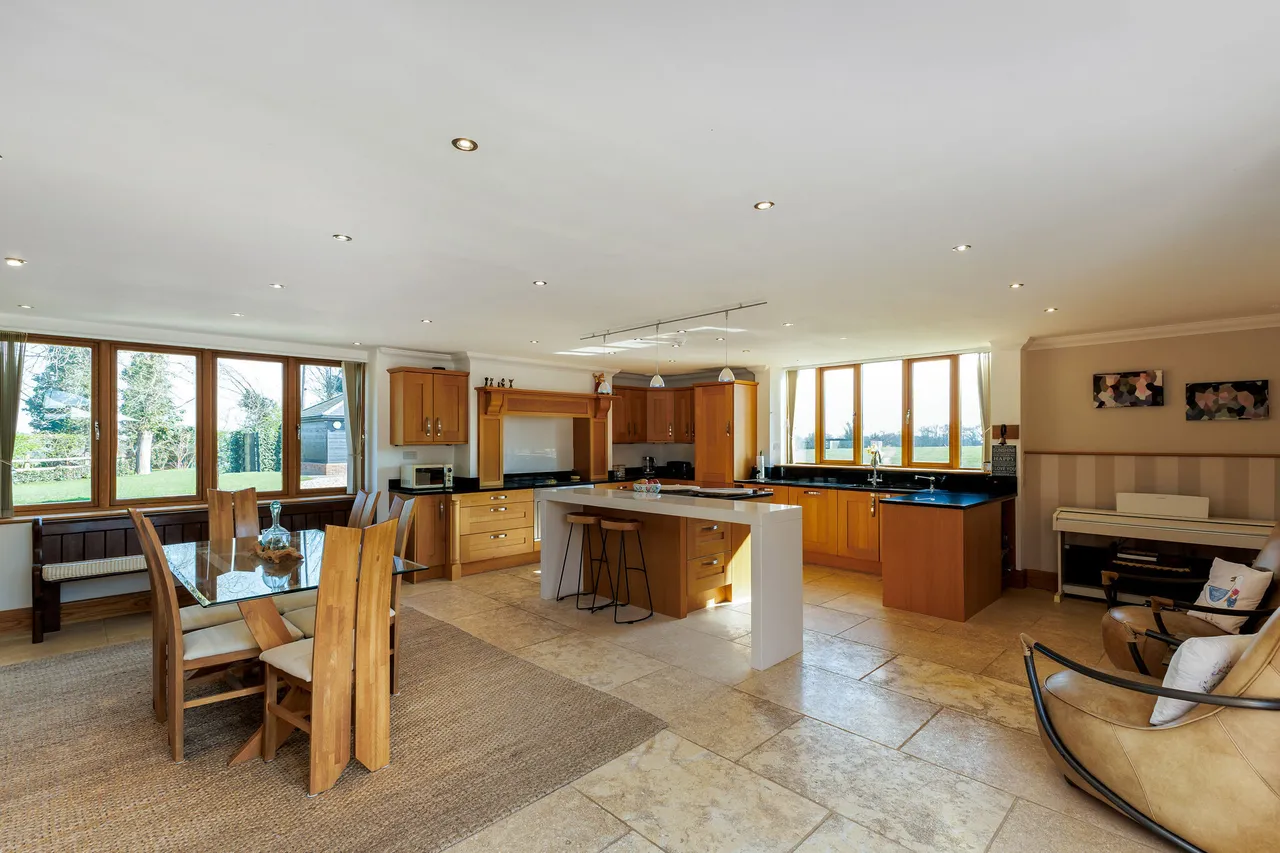 Wyke Lane, Ash Green, Nr Farnham, GU12, photo 9