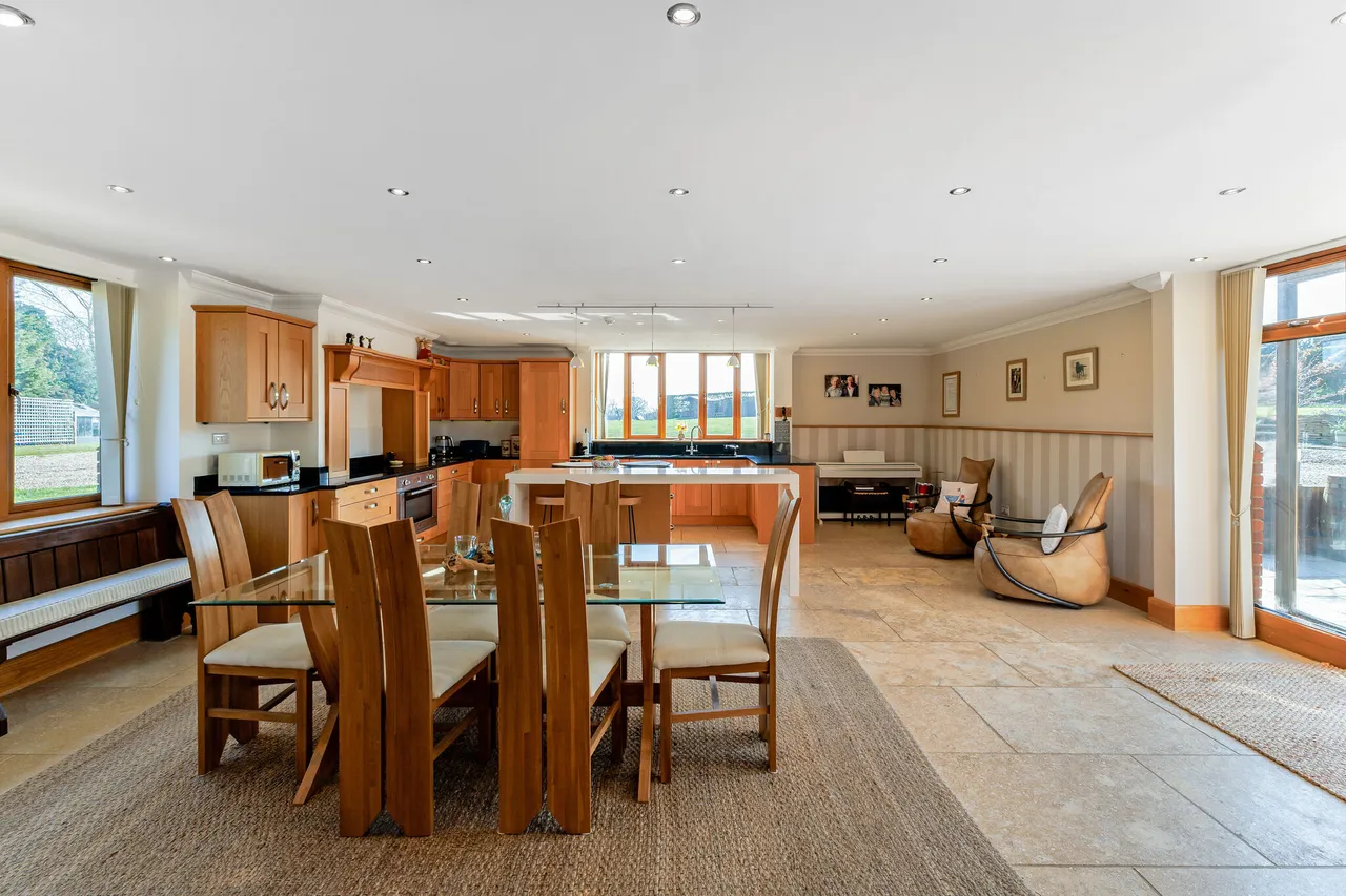 Wyke Lane, Ash Green, Nr Farnham, GU12, photo 10