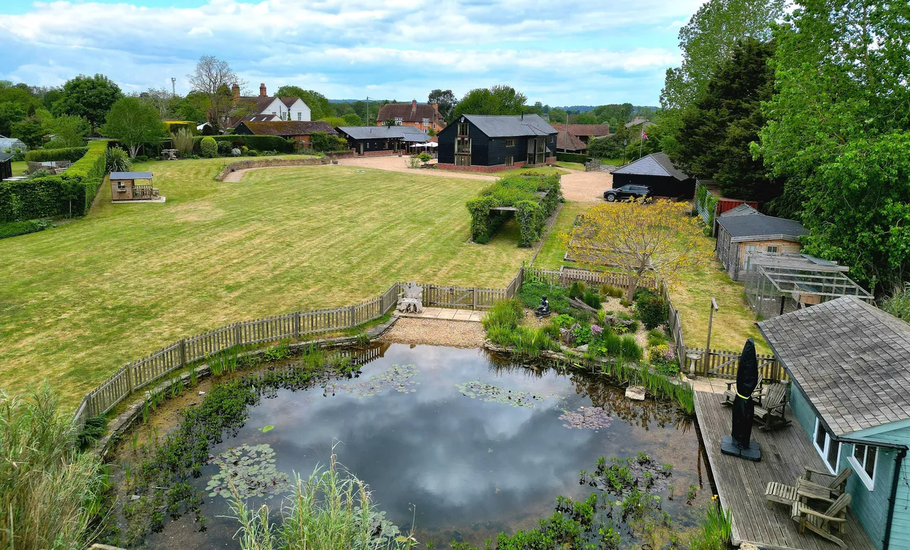 Wyke Lane, Ash Green, Nr Farnham, GU12, photo 3