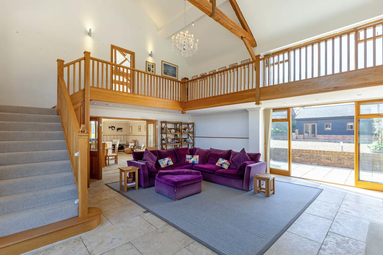 Wyke Lane, Ash Green, Nr Farnham, GU12, photo 4