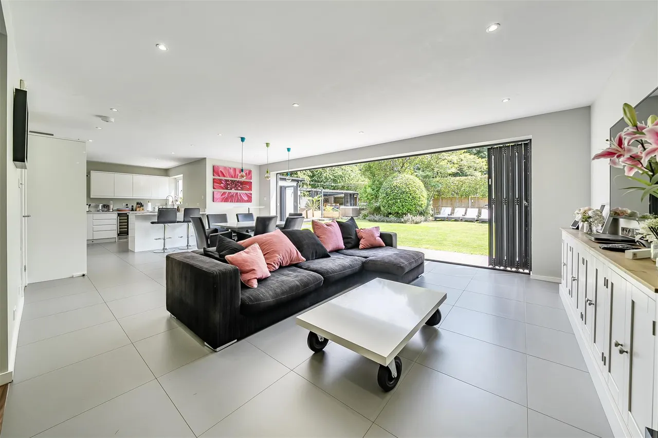 Thornton Avenue, Warsash, photo 4