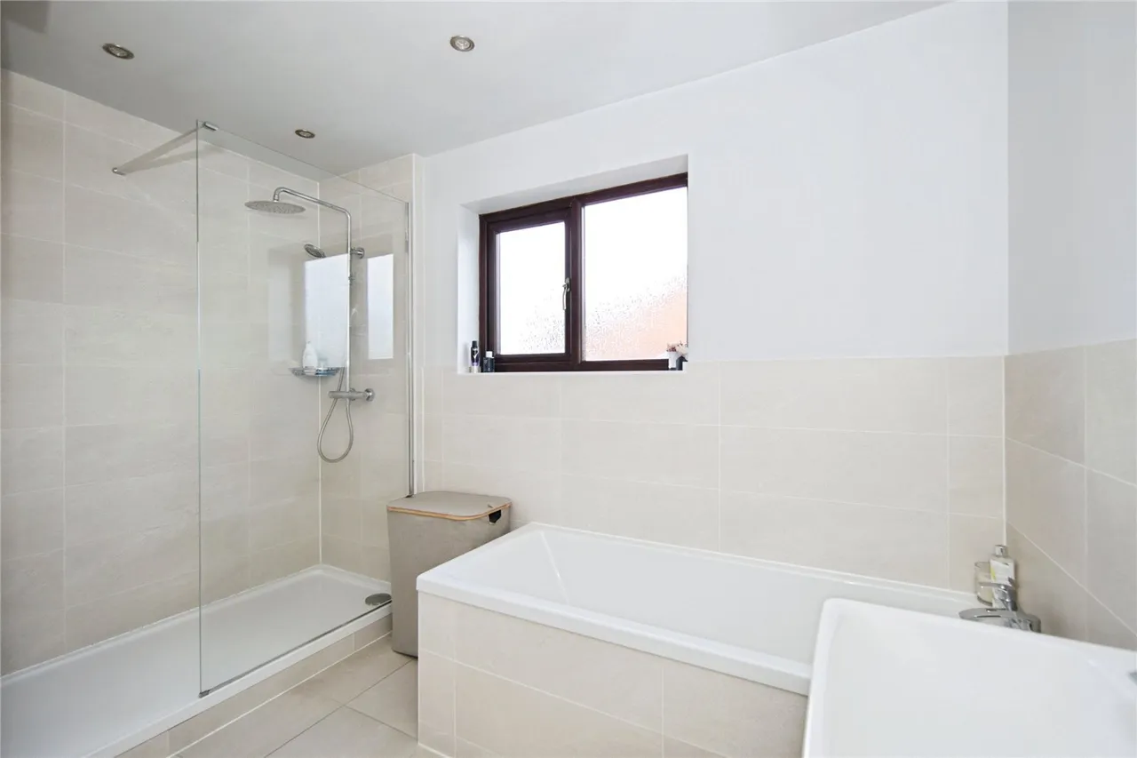 Weddington Road, NUNEATON, Warwickshire, CV10, photo 10