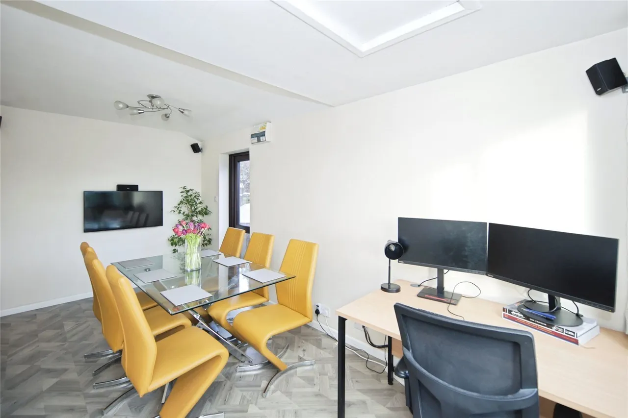 Weddington Road, NUNEATON, Warwickshire, CV10, photo 5