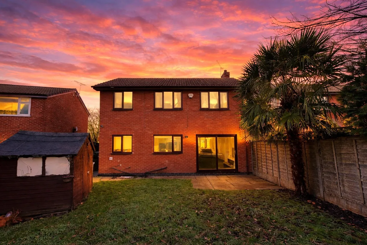 Weddington Road, NUNEATON, Warwickshire, CV10, photo 23