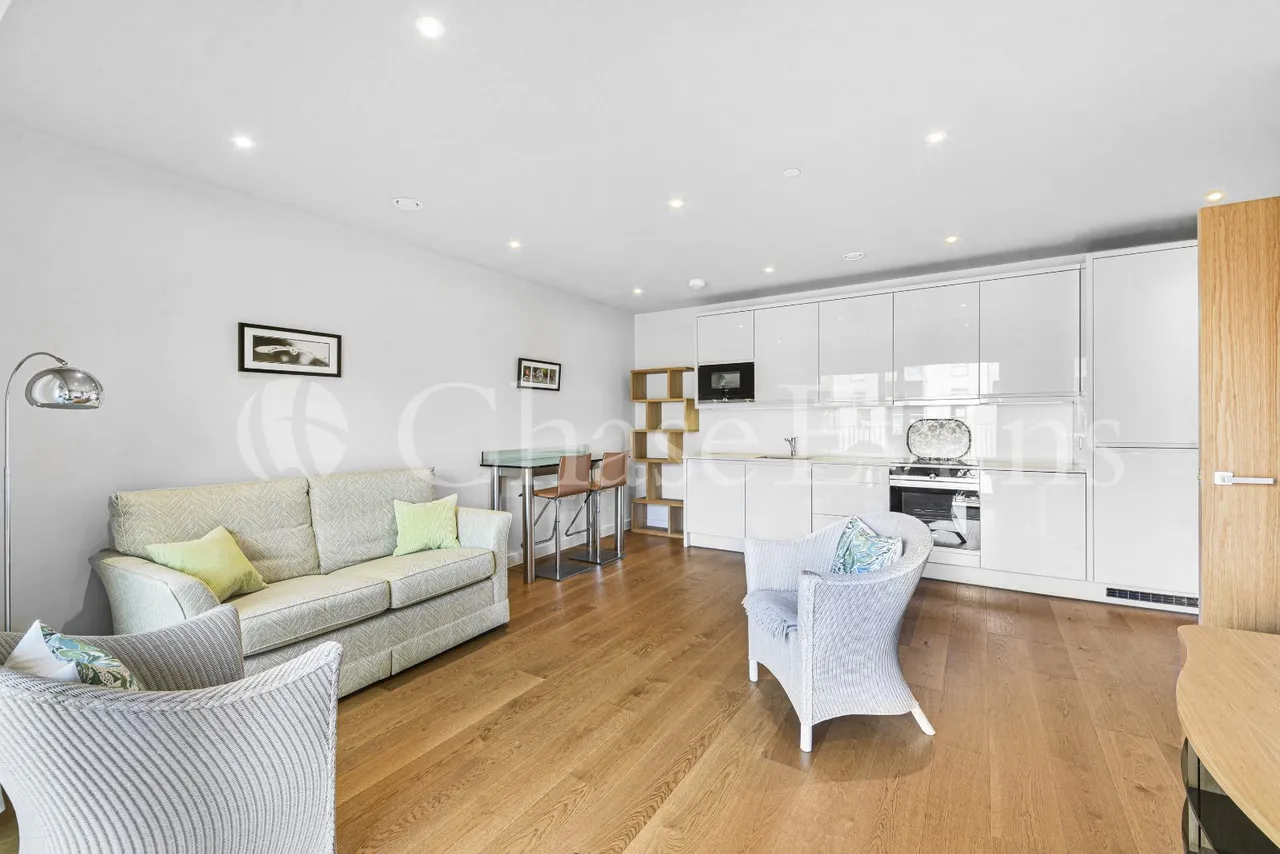Pandorea House, 35 Lismore Boulevard, Colindale Gardens, Colindale, NW9, photo 5
