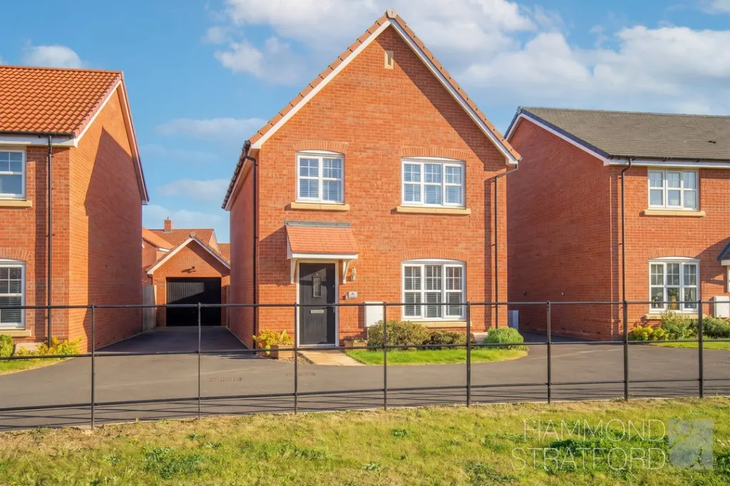 4 bed house for sale, Wheelwright Avenue, Hethersett