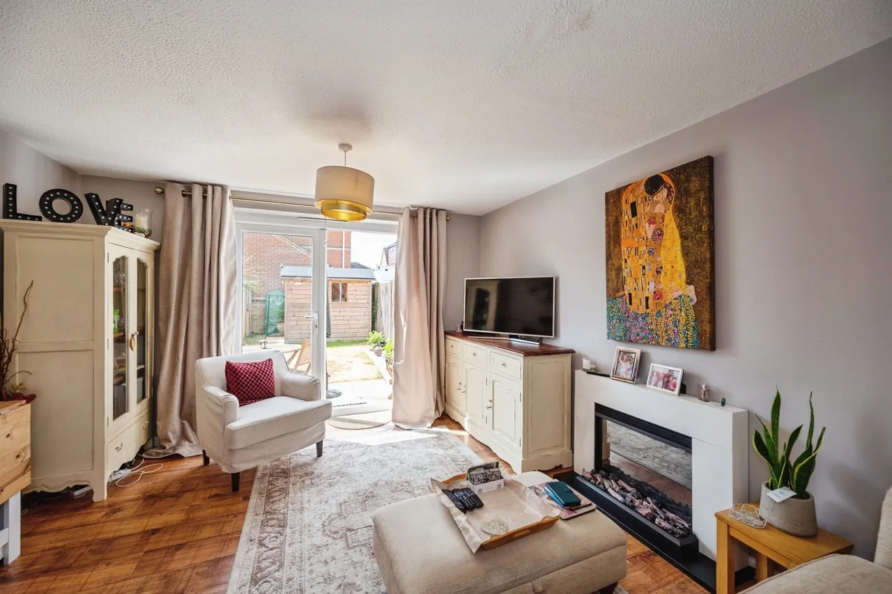 Harold Road, Hayling Island, PO11, photo 4