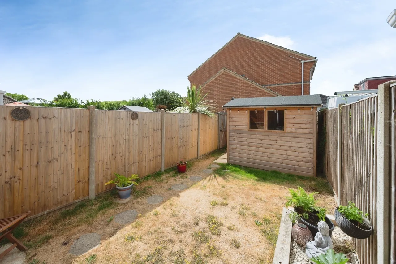 Harold Road, Hayling Island, PO11, photo 6