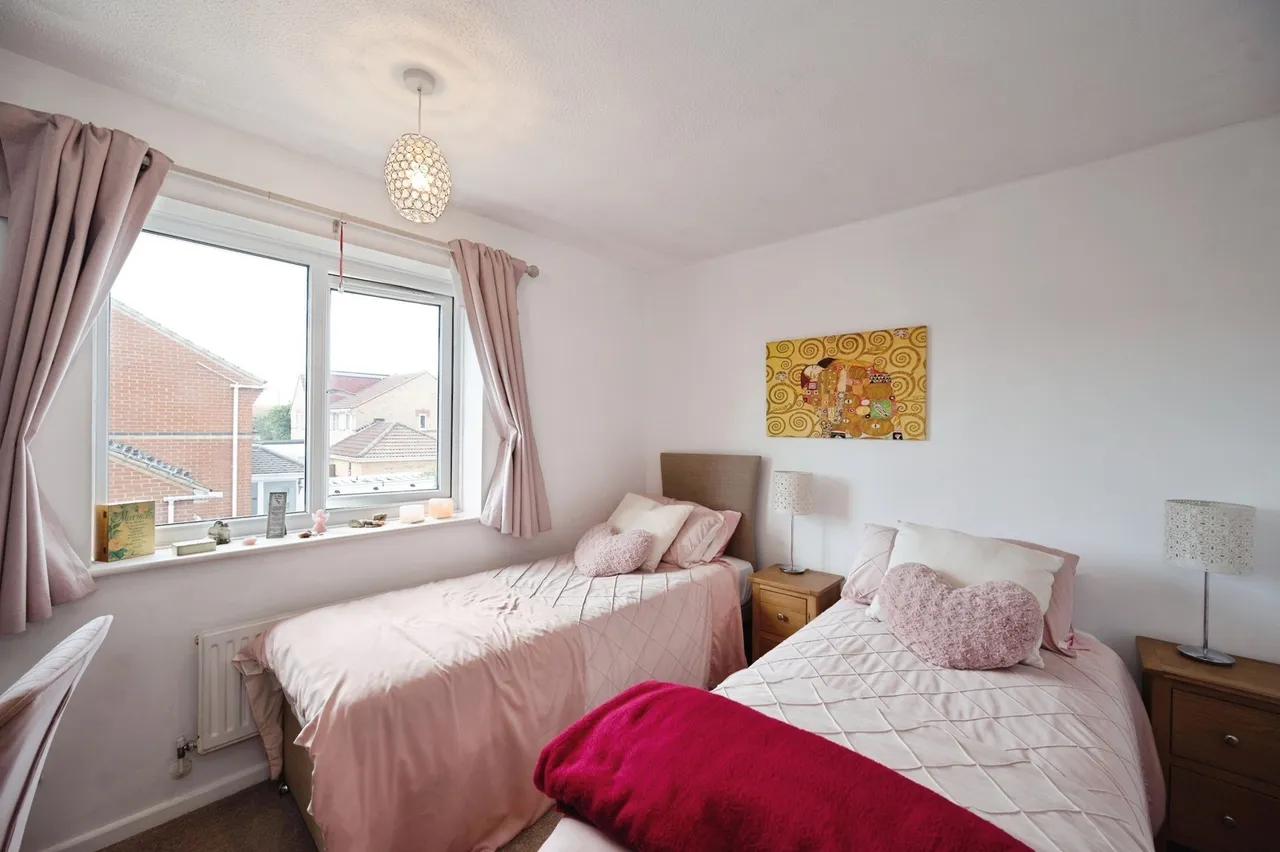 Harold Road, Hayling Island, PO11, photo 8