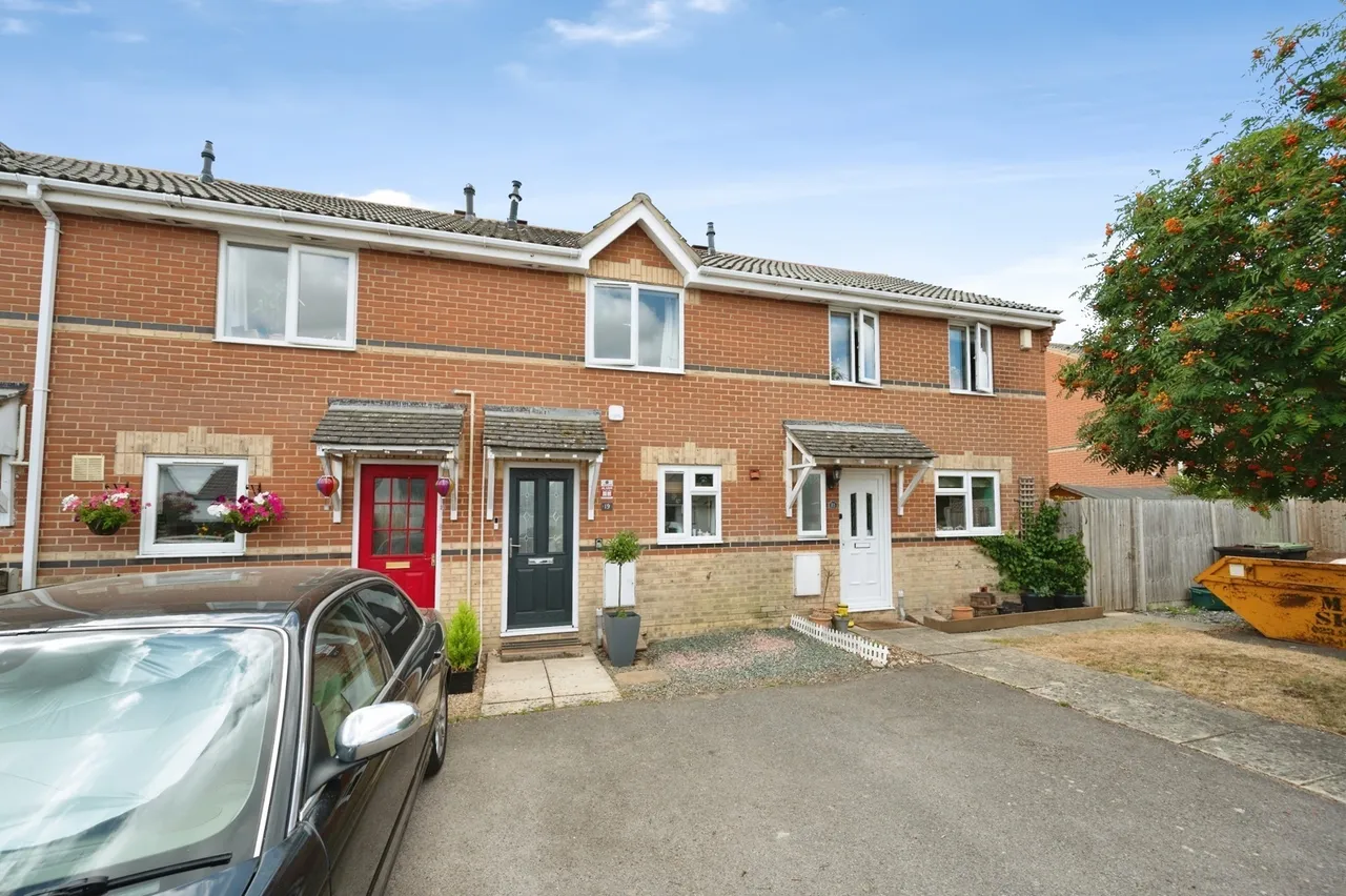 2 bed house for sale, Harold Road, Hayling Island, PO11