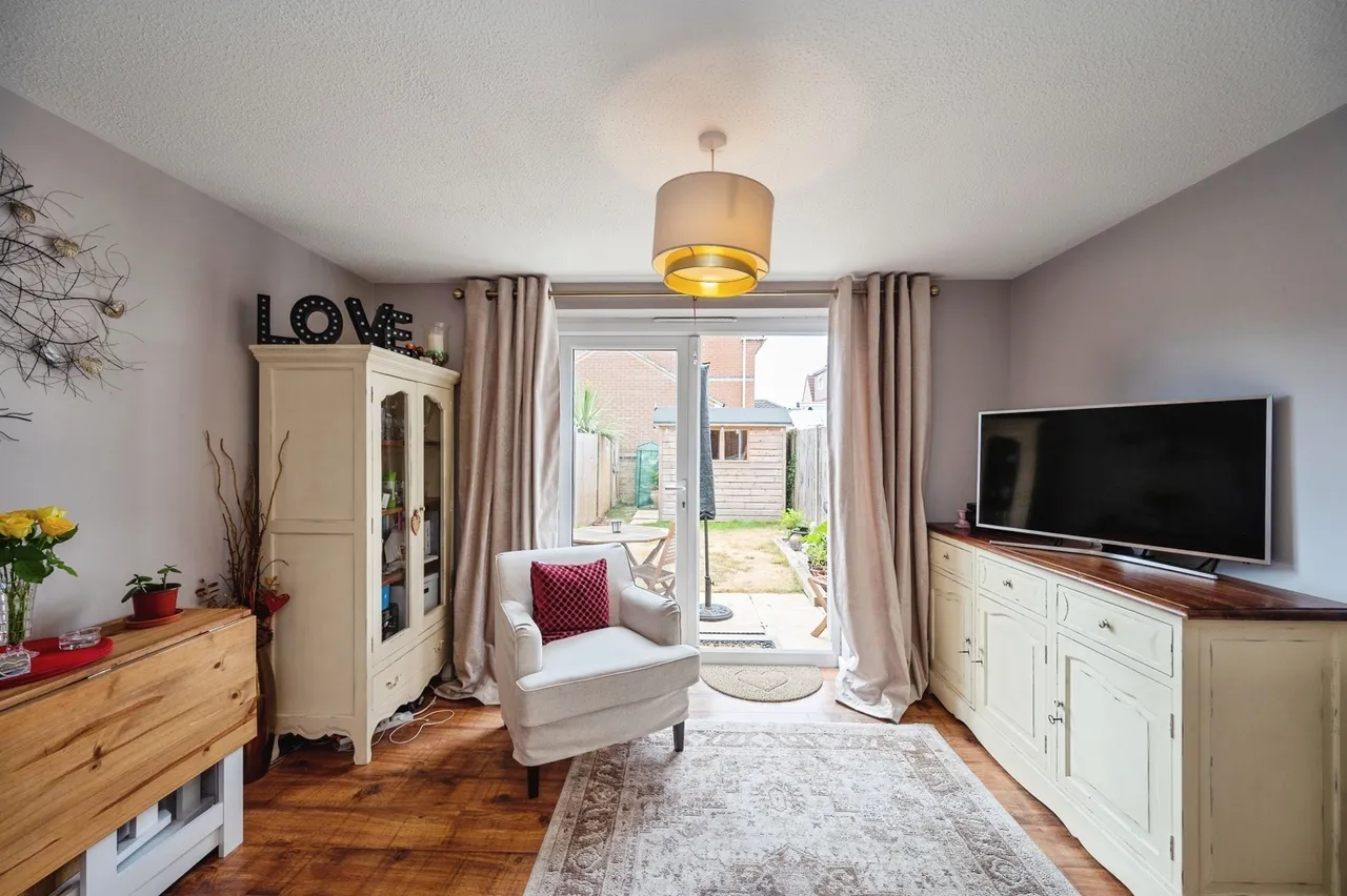 Harold Road, Hayling Island, PO11, photo 5