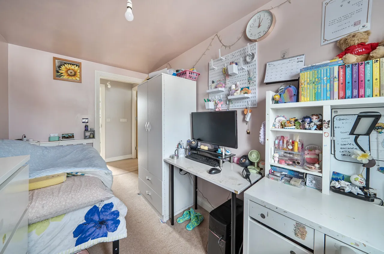 Chandlers Close, West Molesey, KT8, photo 13