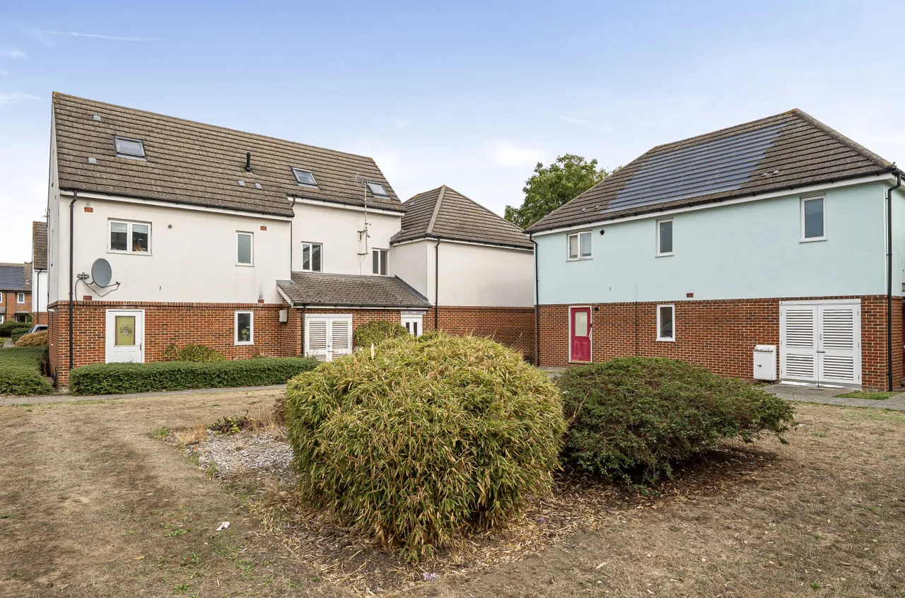 Chandlers Close, West Molesey, KT8, photo 17
