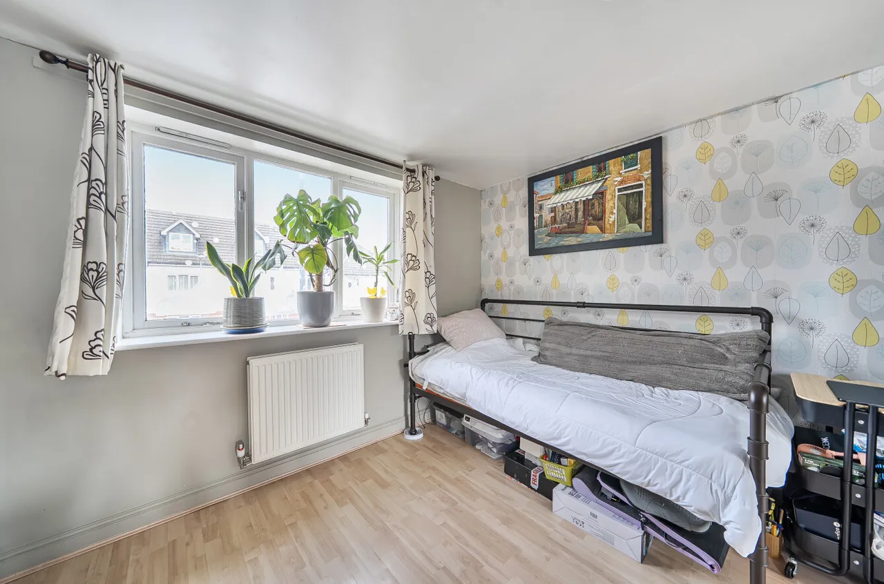 Chandlers Close, West Molesey, KT8, photo 8
