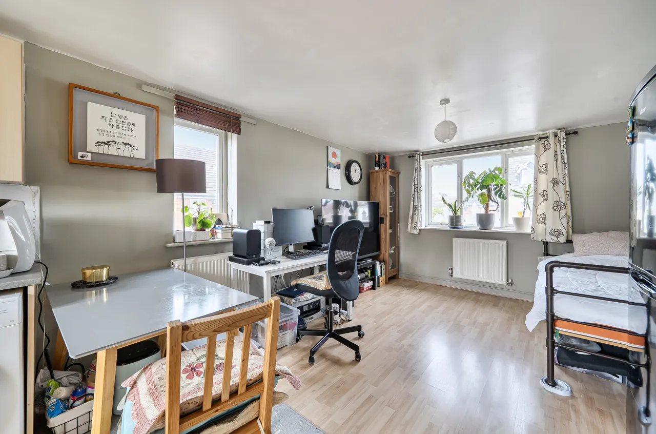 Chandlers Close, West Molesey, KT8, photo 3