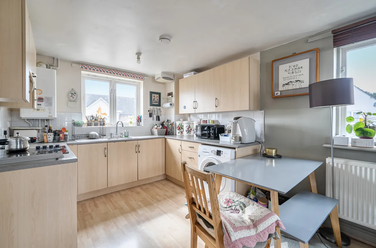 Chandlers Close, West Molesey, KT8, photo 2