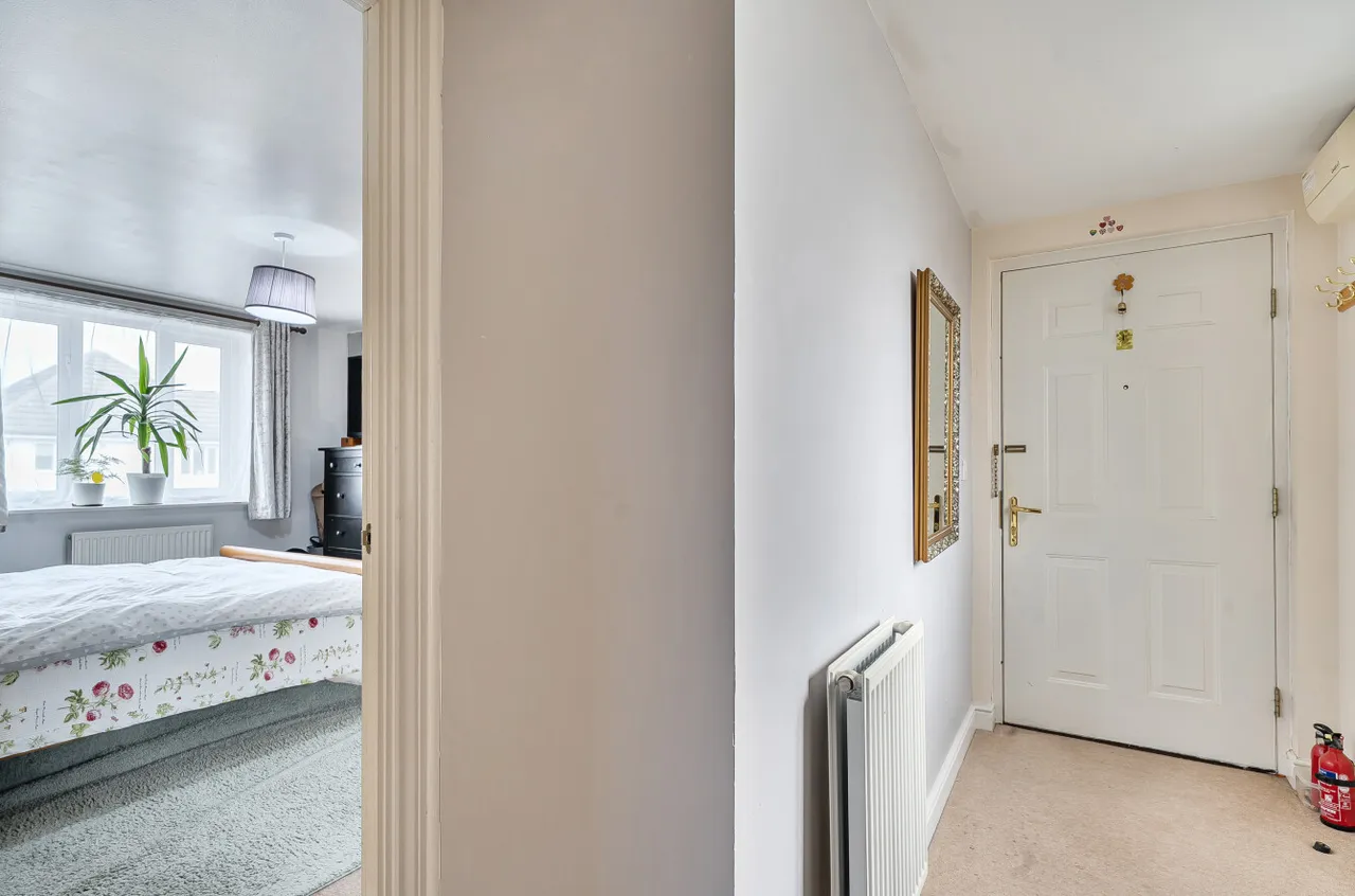 Chandlers Close, West Molesey, KT8, photo 16