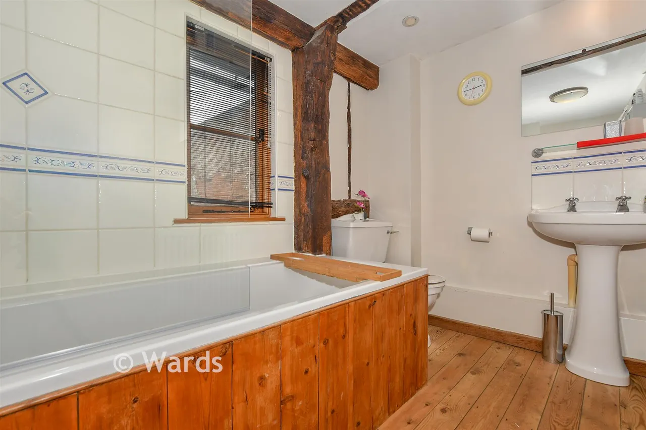 Church Yard, Ashford, TN23, photo 6