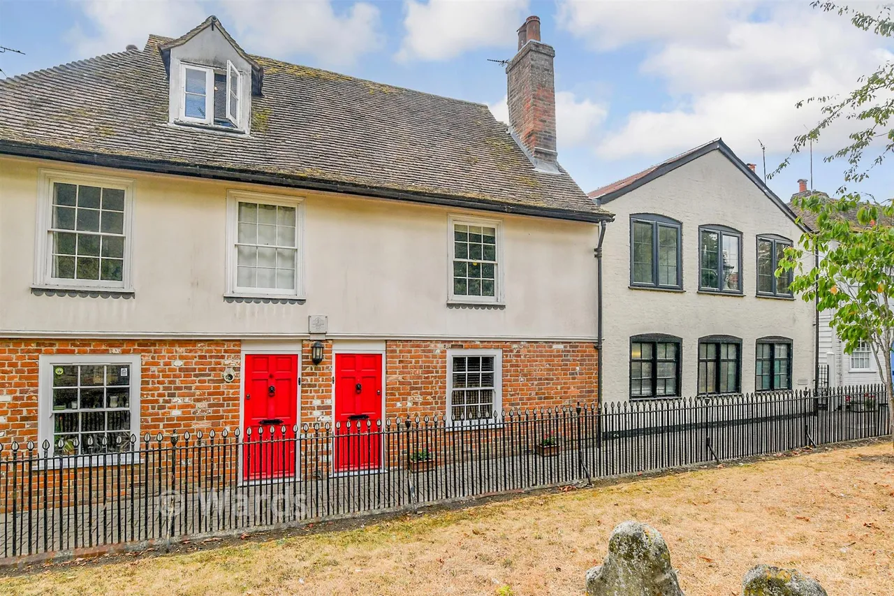2 bed house for sale, Church Yard, Ashford, TN23
