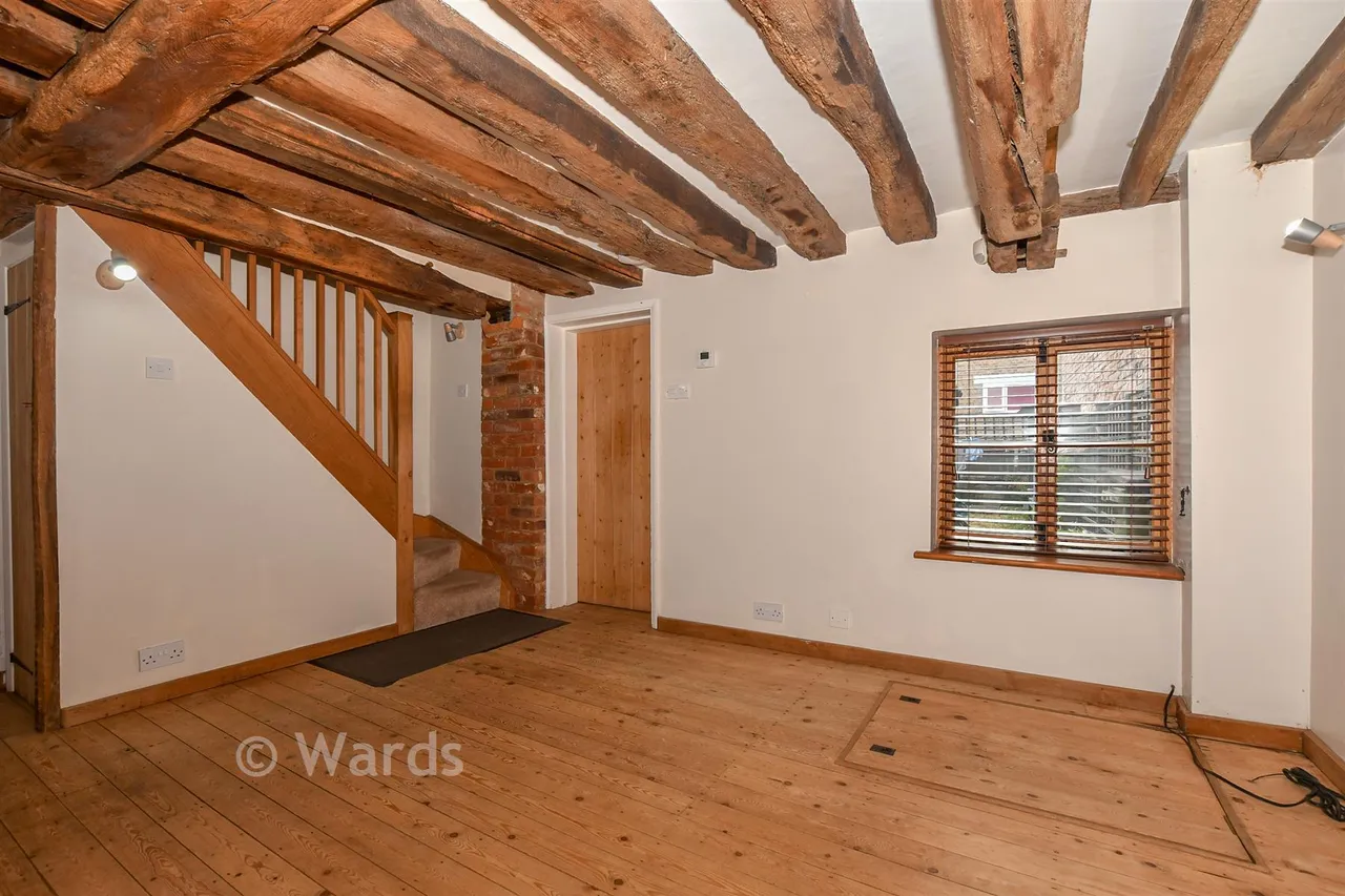 Church Yard, Ashford, TN23, photo 2