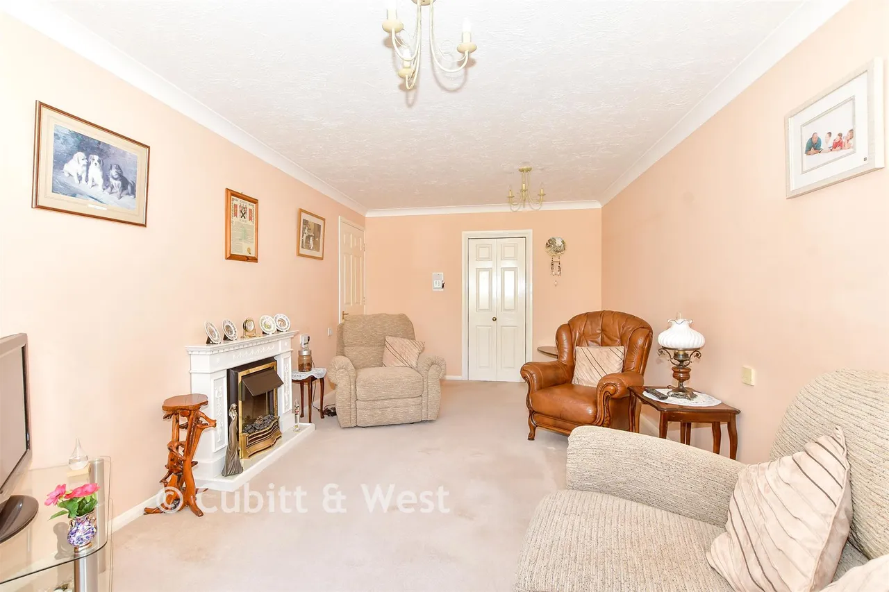 Holman Close, Waterlooville, PO8, photo 5