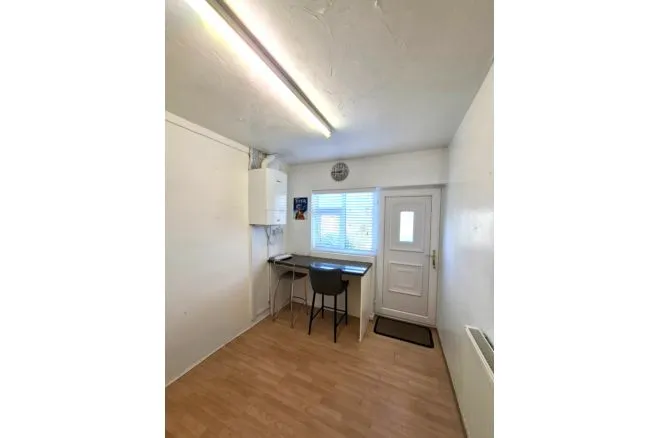 Penryn Avenue, Oldham, OL2, photo 17