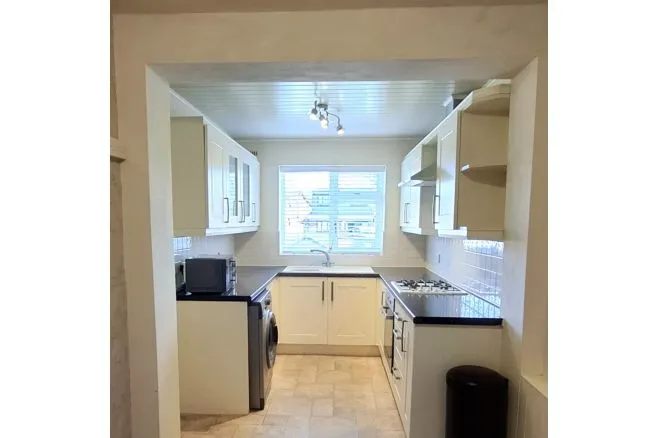 Penryn Avenue, Oldham, OL2, photo 16