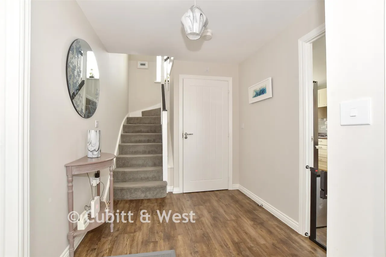 Tanners Way, Faygate, RH12, photo 7