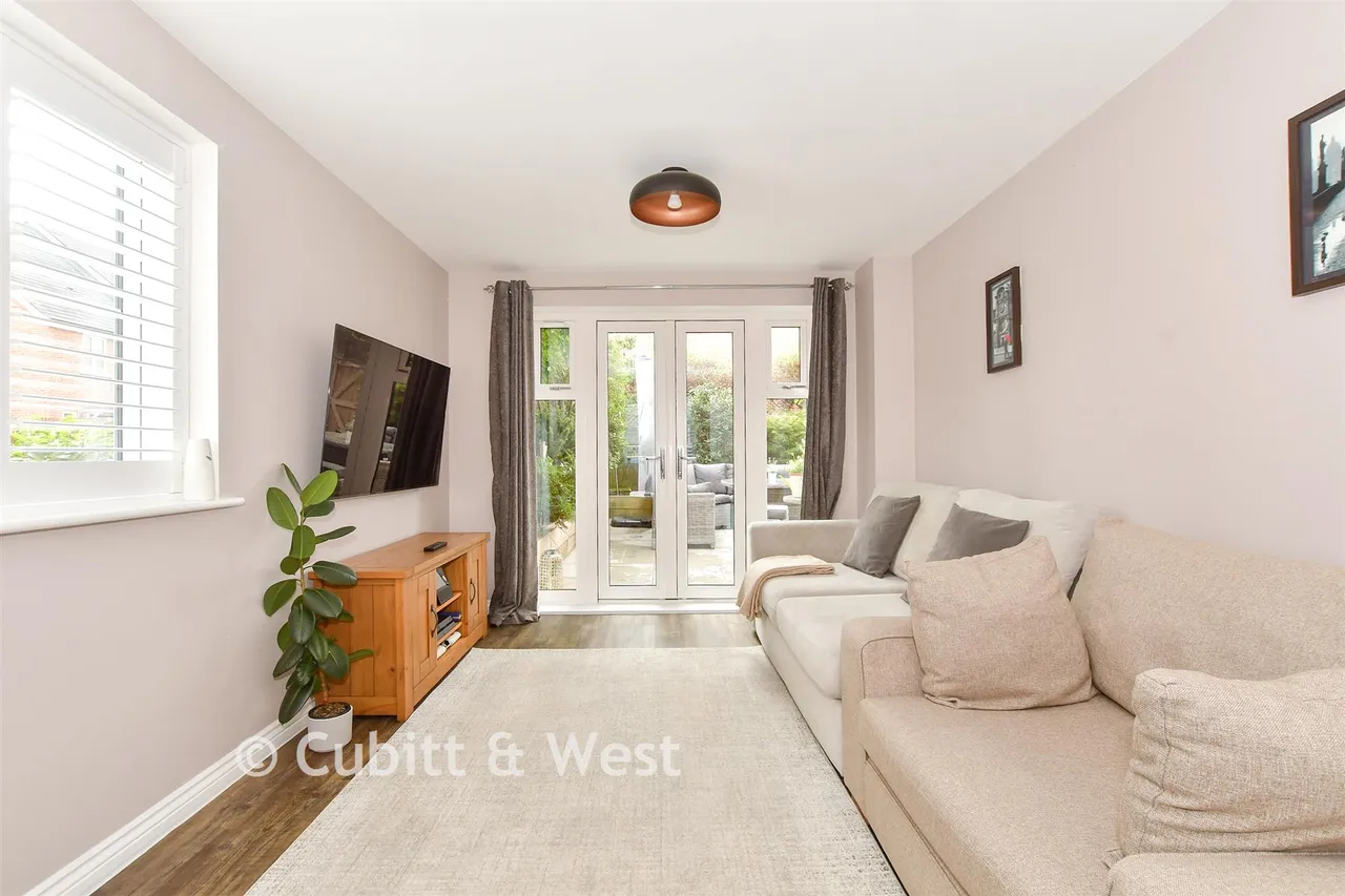 Tanners Way, Faygate, RH12, photo 4