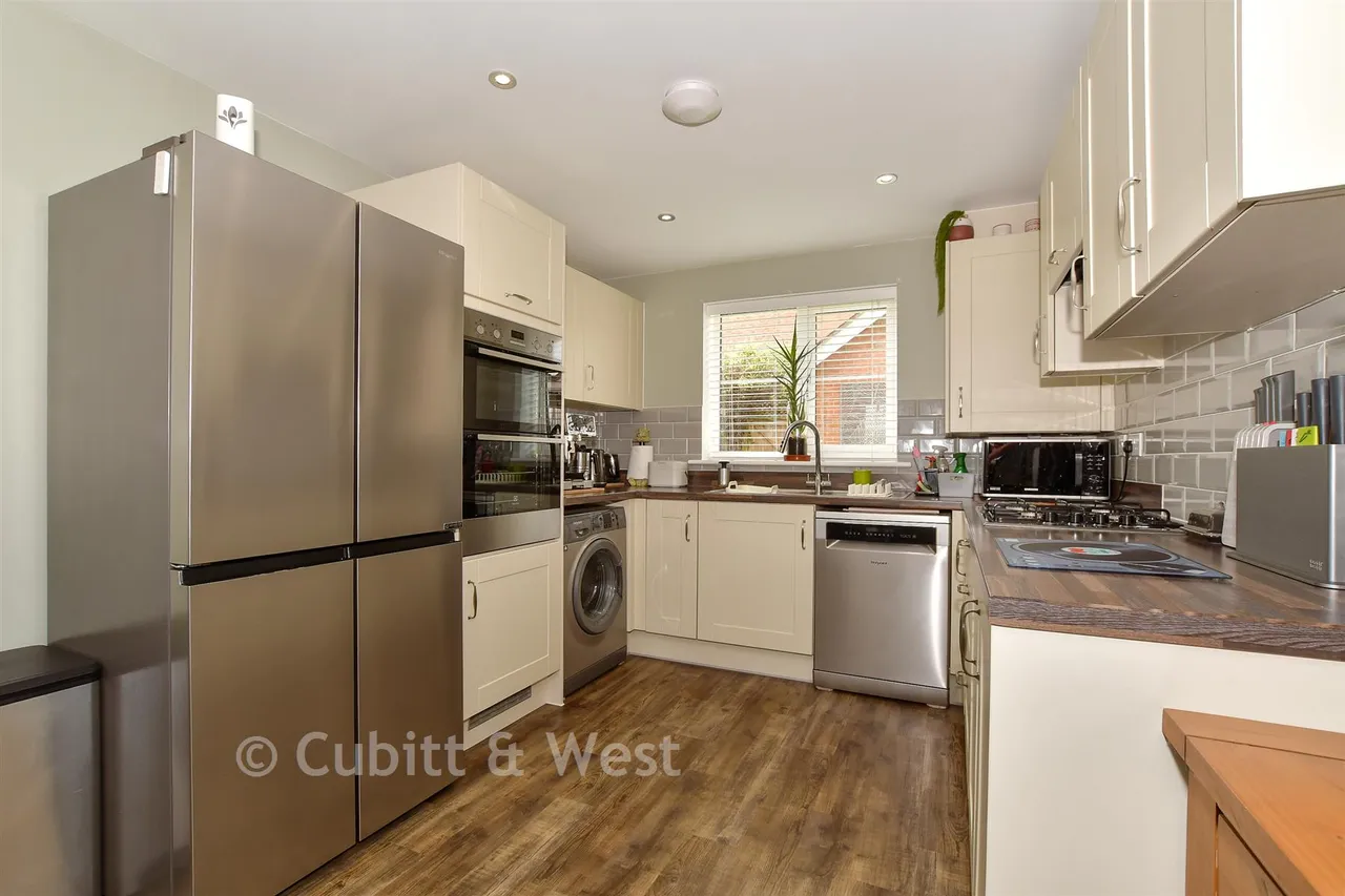 Tanners Way, Faygate, RH12, photo 5