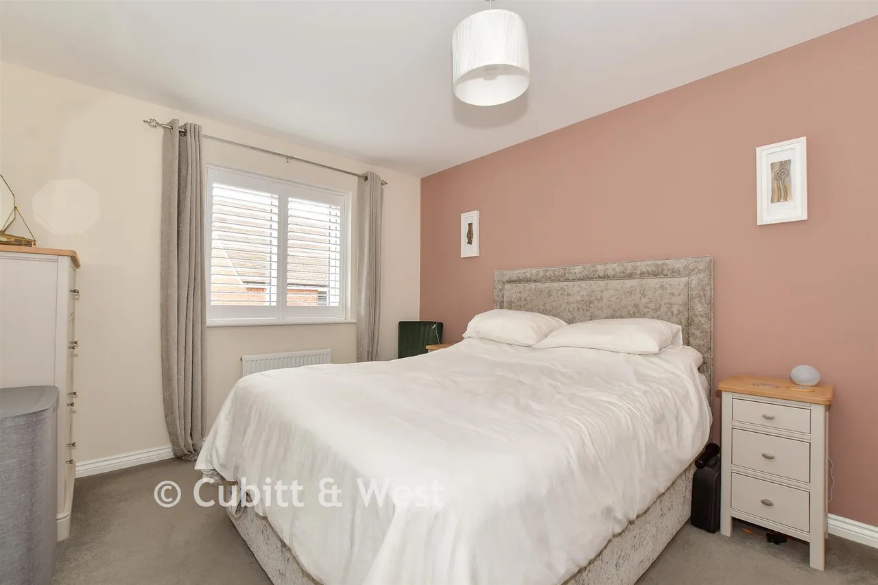 Tanners Way, Faygate, RH12, photo 8
