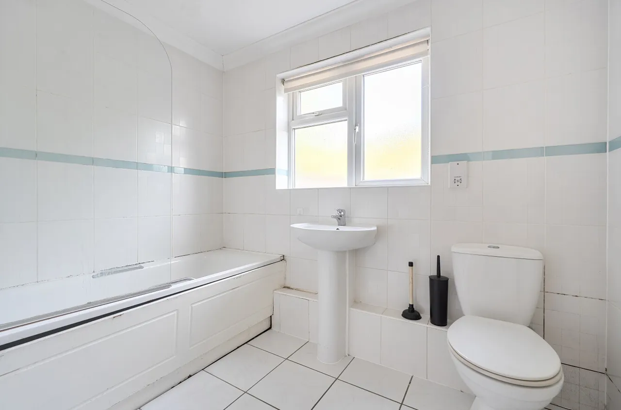 Mansel Road East, Millbrook, SO16, photo 8