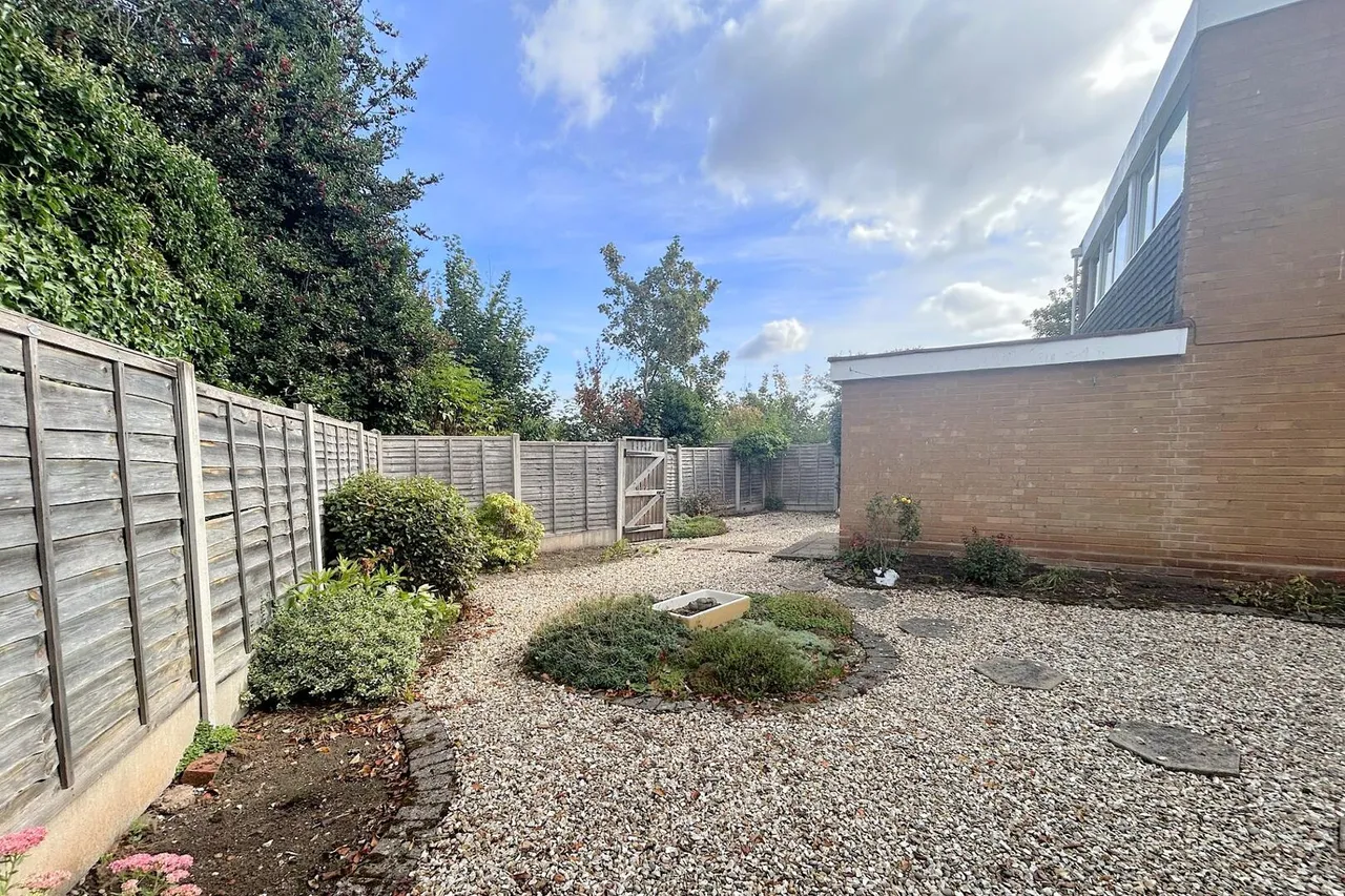 Redhill Close, Oldswinford, Stourbridge, photo 25