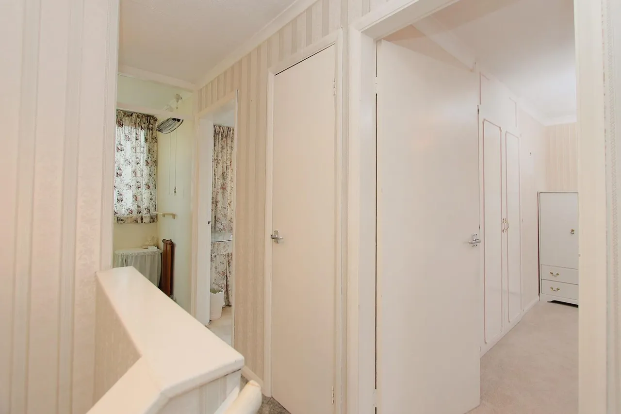 Redhill Close, Oldswinford, Stourbridge, photo 11