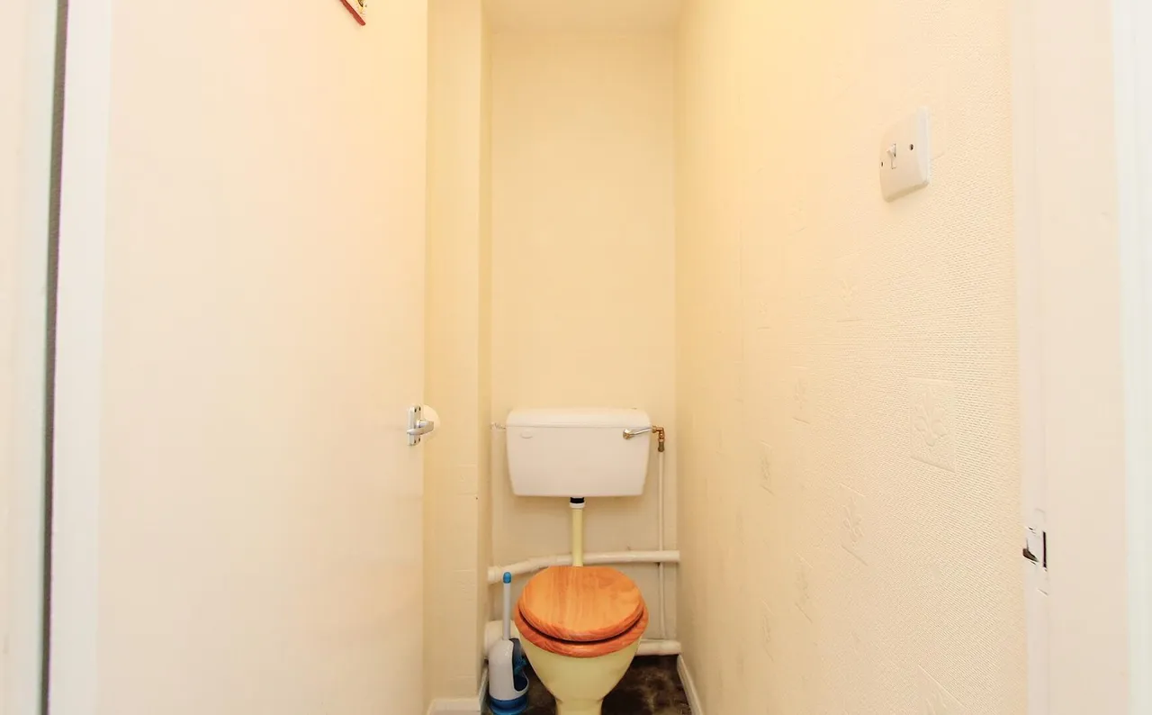 Redhill Close, Oldswinford, Stourbridge, photo 23