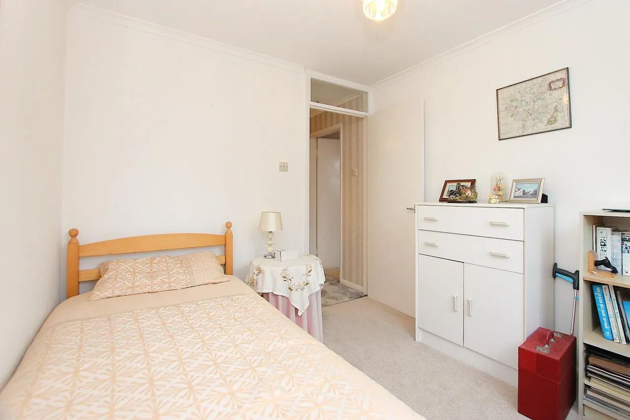 Redhill Close, Oldswinford, Stourbridge, photo 22