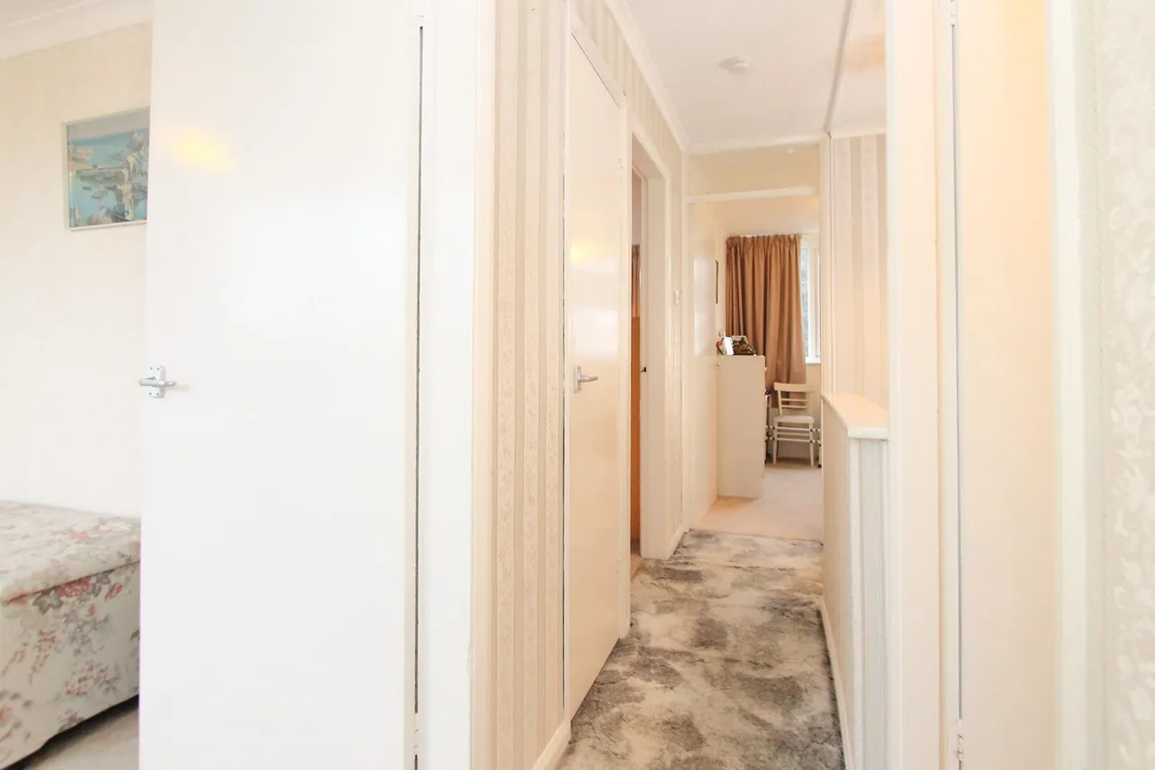 Redhill Close, Oldswinford, Stourbridge, photo 12