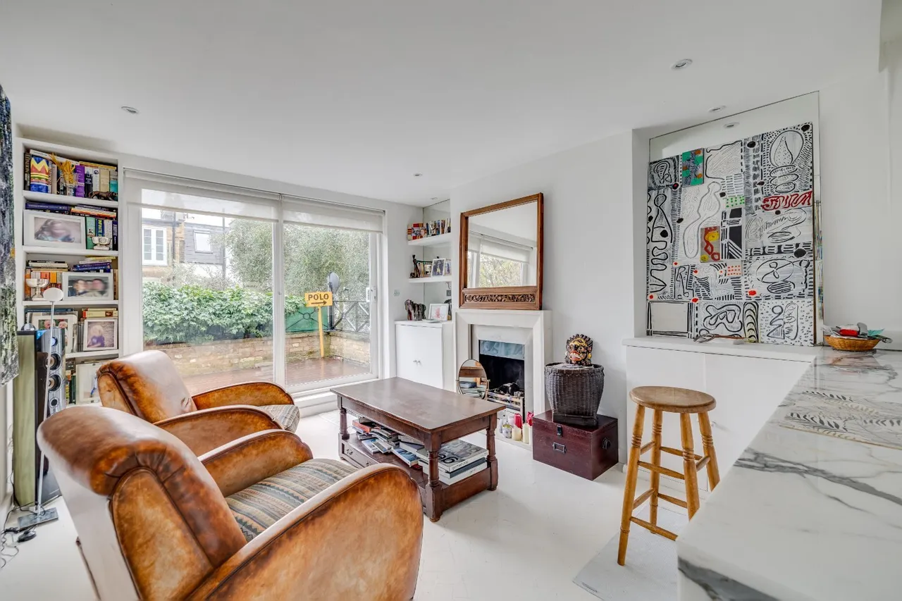 1 bed flat for sale, Whittingstall Road, Parsons Green, SW6