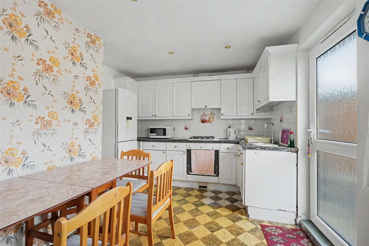 Helen Close, Beeston, NG9, photo 10
