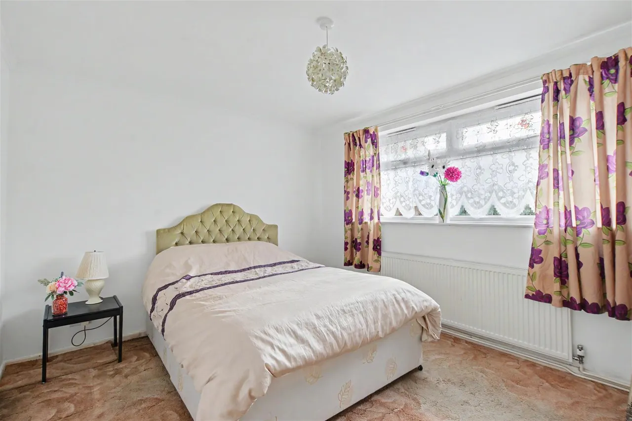 Helen Close, Beeston, NG9, photo 4