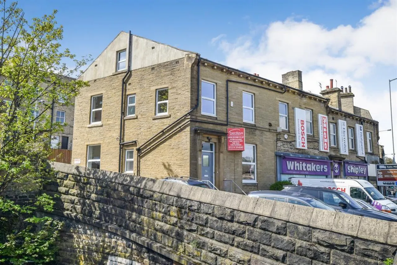1 bed flat to rent — Commercial Street, Shipley, BD18 3SP