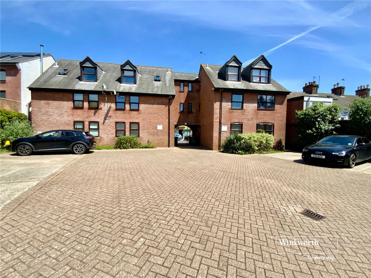 104 Bargates, Christchurch, Dorset, BH23, photo 5