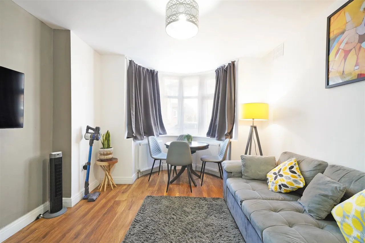 Eton Avenue, Wembley, HA0, photo 5